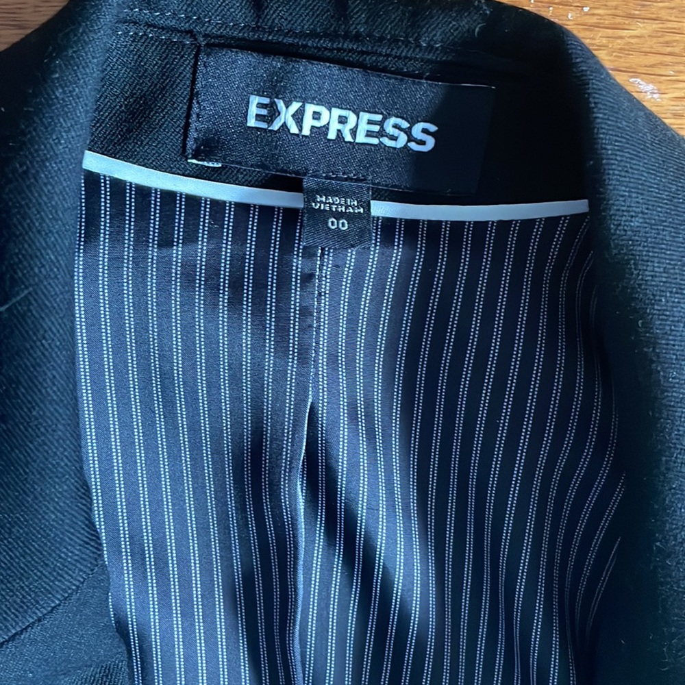 Express Black Blazer - Picture 3 of 3